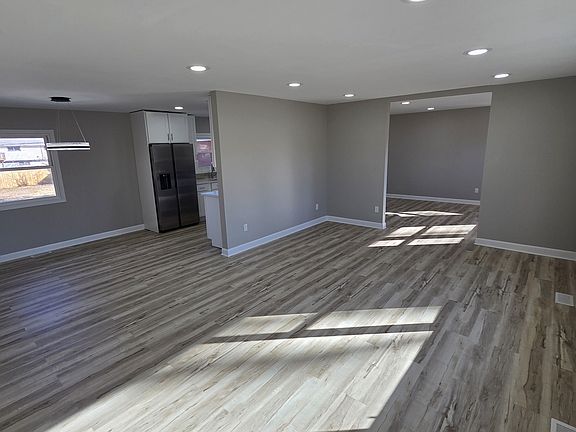 3rd image of 1010 Cassie Dr