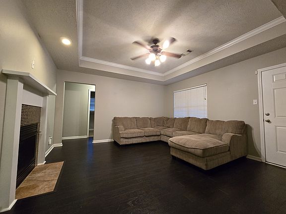3rd image of 2405 Apple Blossom Ln