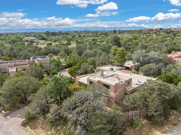 1852 Forest Cir, Santa Fe, NM 87505