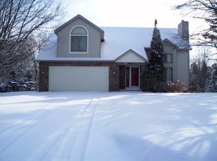 1800 Tiffany Shores Ct, Holland, MI