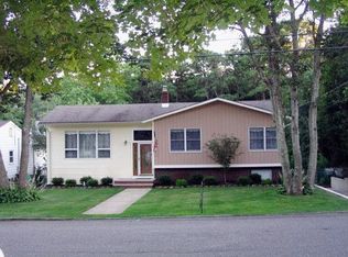222 Essex Dr, Brick, NJ 08723