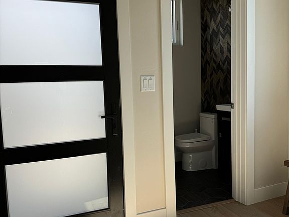 5th image of 1300 Harwig Cir #1300