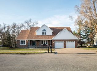 1103 Gateway Blvd, Waverly, IA