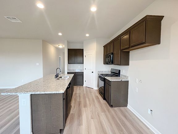 Raeford IV G - Kitchen - DSLD Homes