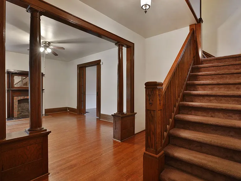 2403 Summit St — Photo 11