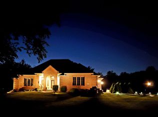 421 Woodland Estates Dr, Valparaiso, IN 46385