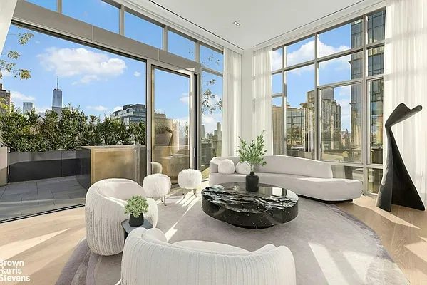 Living room, photo 2