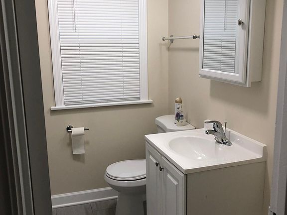 5th image of 8732 S Blackstone Ave #1