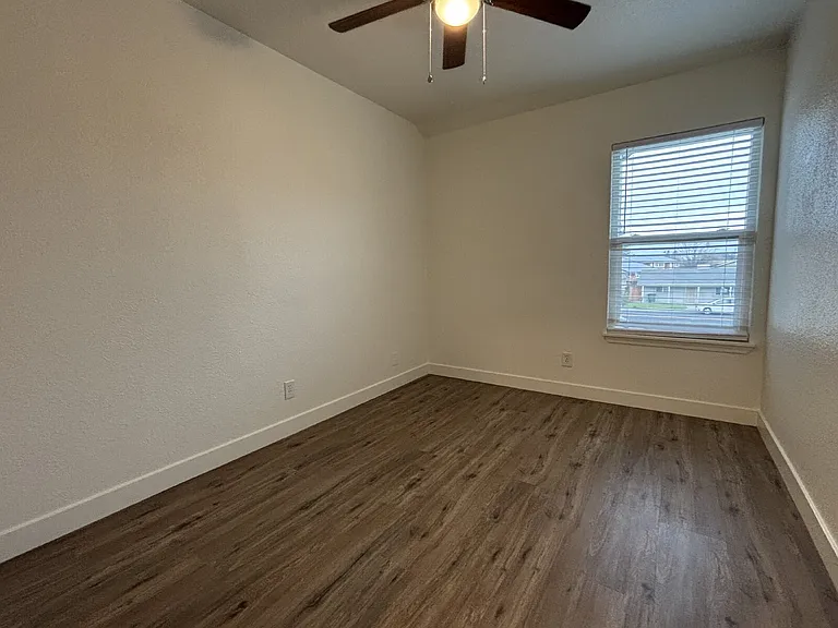 409 G St #3 — Photo 4