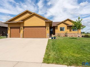 4118 N Olympia Dr, Sioux Falls, SD 57107
