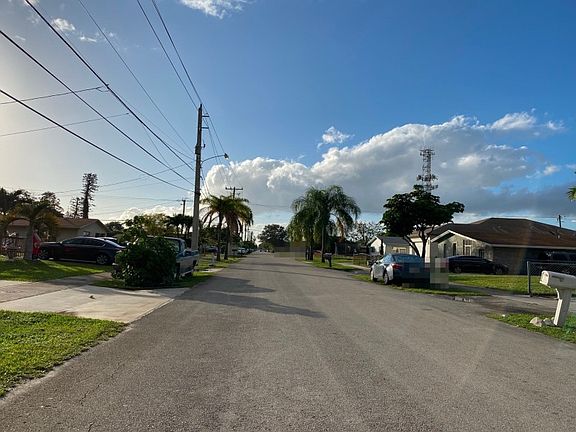 5th image of 4710 SW 18th St