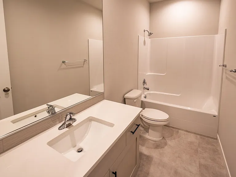 4507 NE 182nd St — Photo 16