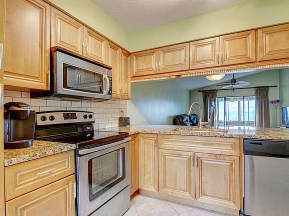 5th image of 3932 Arelia Dr S