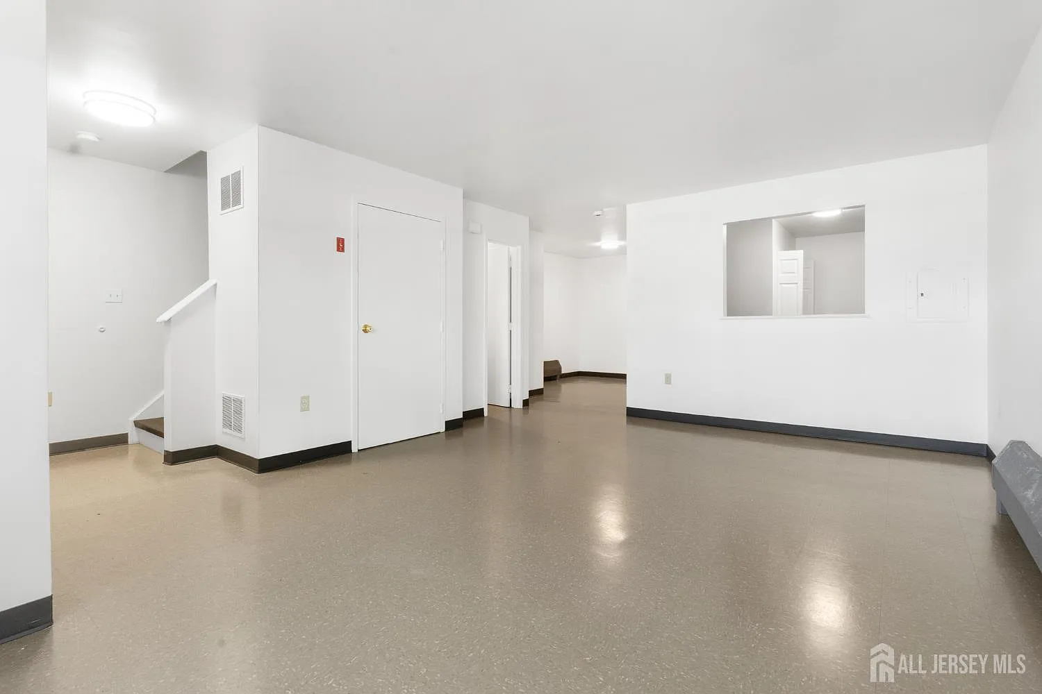 4 bed, 2.0 bath, $3,040 — Photo 3
