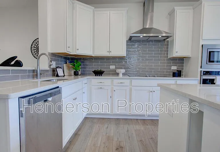 112 Judson Ave — Photo 5