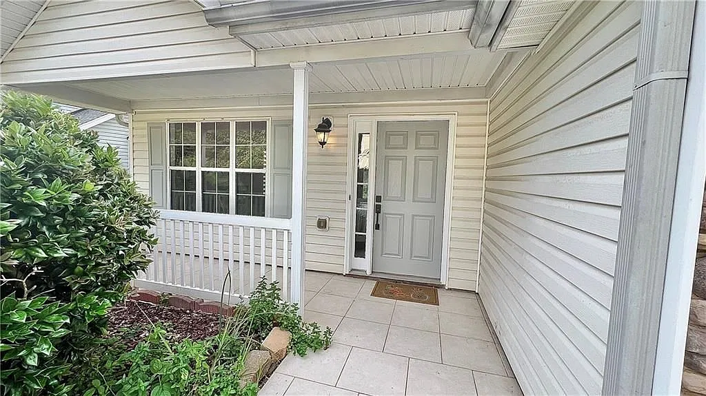4 bed, 2.0 bath, 1722 sqft, $2,050 — Photo 4