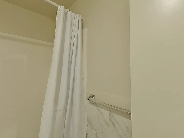 2437 Piedmont Ave — Photo 24
