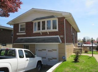 626 Colebrook Rd, Philadelphia, PA 19115