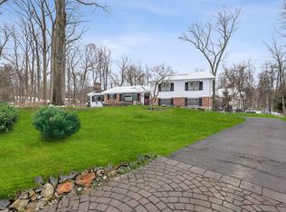 4 Forest Glen Ct, Suffern, NY 10901