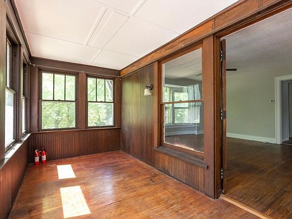 5th image of 44 S Ritter Ave