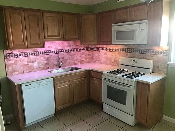 3rd image of 30351 Royalview Dr