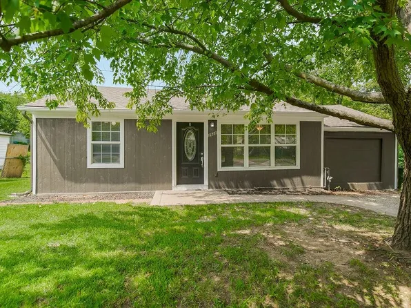 2922 S 9th Ter, Kansas City, KS 66103