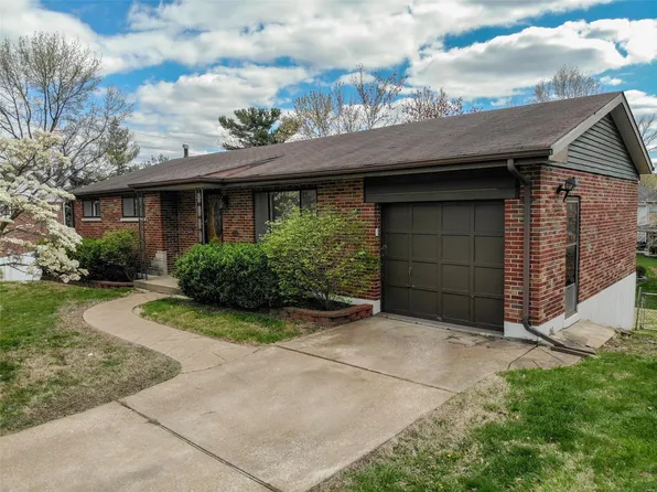 9800 Lindhall Ln, Saint Louis, MO 63123