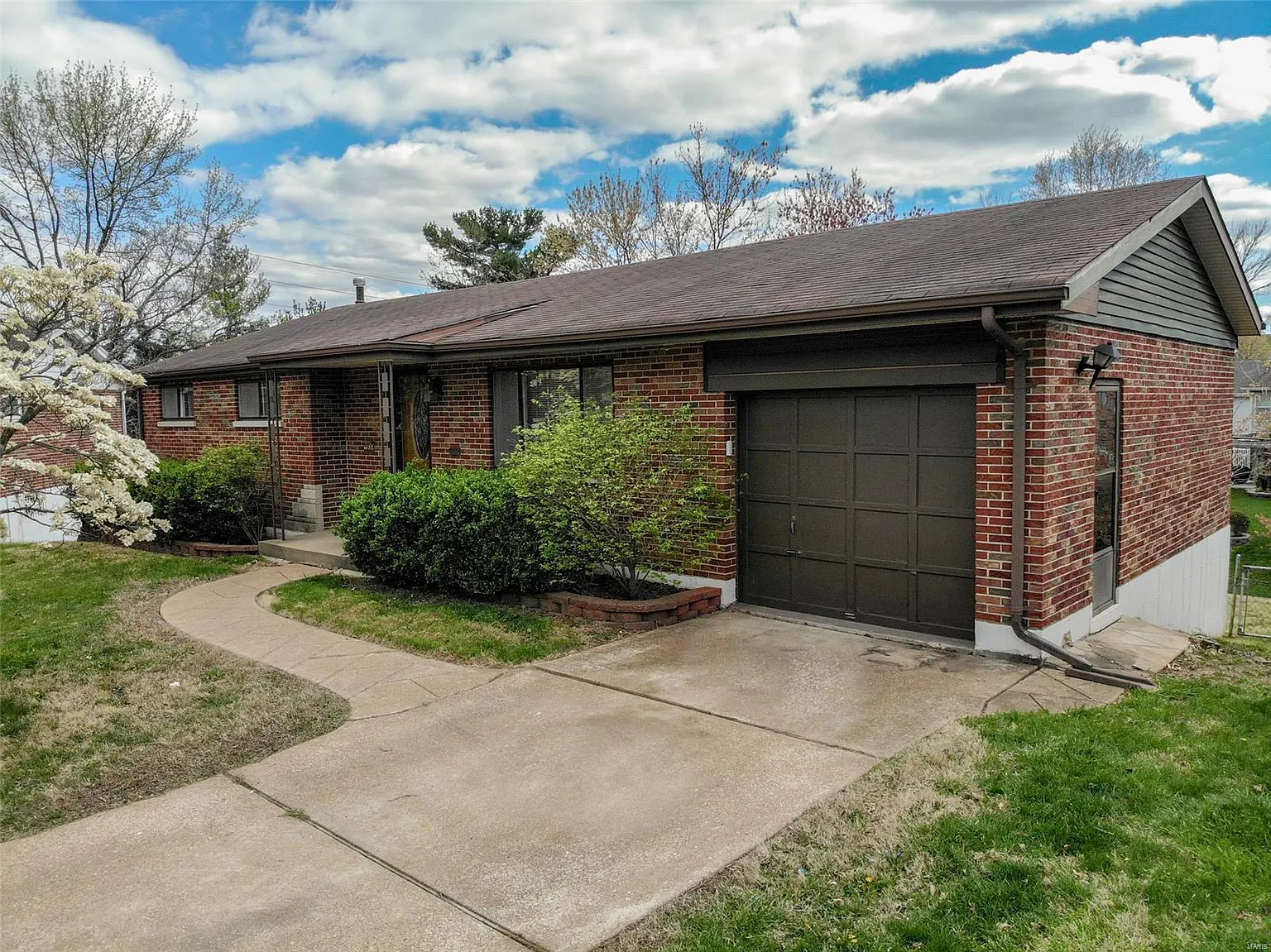 9800 Lindhall Ln photo 1