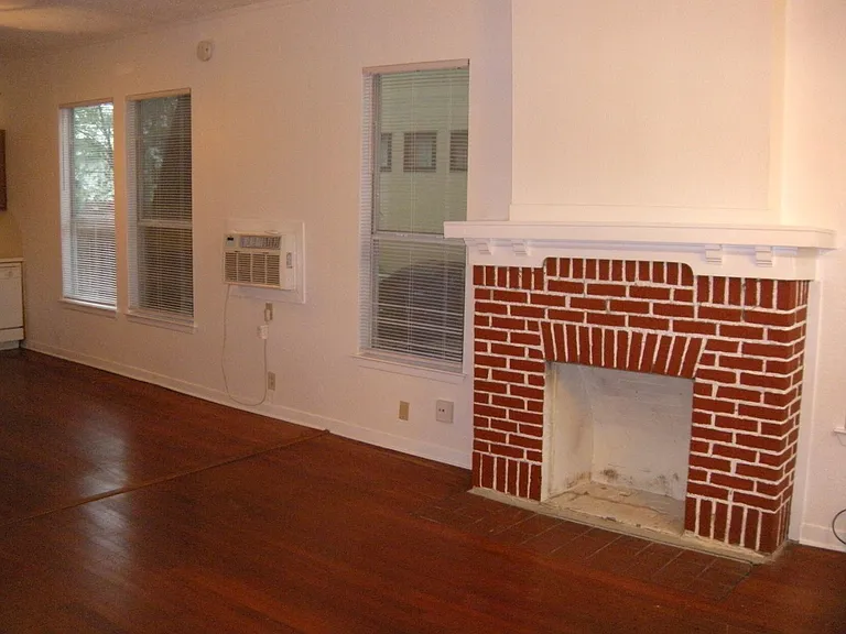 1607 Palma Plz — Photo 4