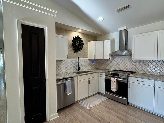 5th image of 1369 Timberlake Dr
