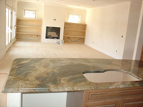 4th image of 728 Jersey St