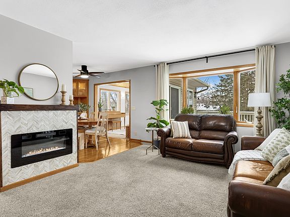 4th image of 15958 Harwell Ave