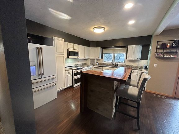 2nd image of 708 S Kiel St
