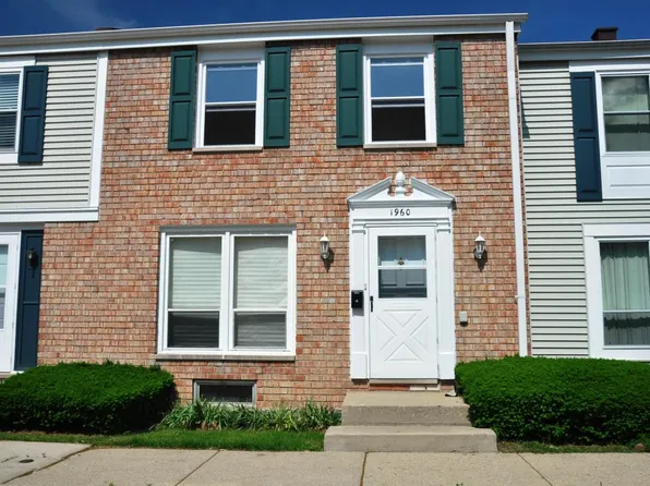 1960 Swindon Pl, Hoffman Estates, IL 60169