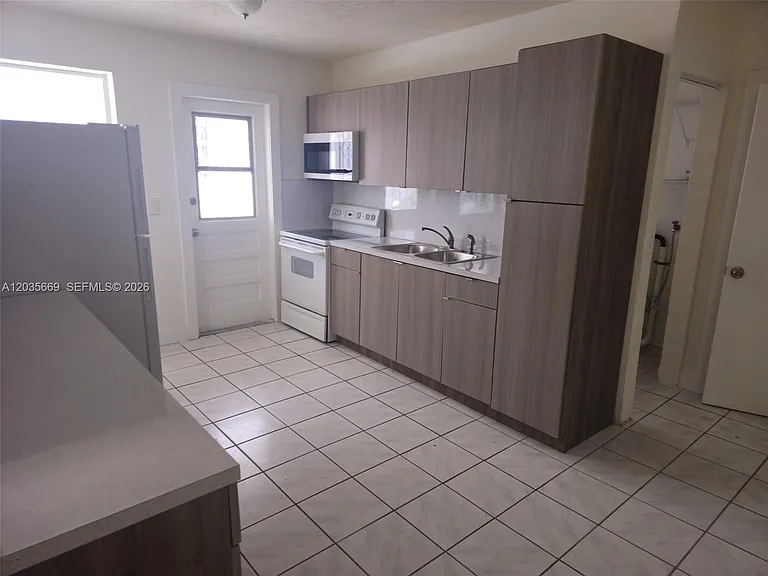 2521 NW 13th Ave #2521 — Photo 3