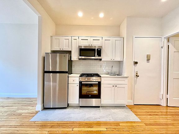 3rd image of 245 E 77th St APT 4fe
