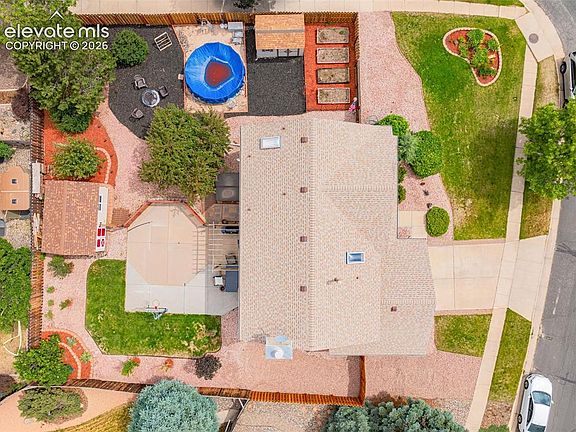 4th image of 2650 Helmsdale Dr