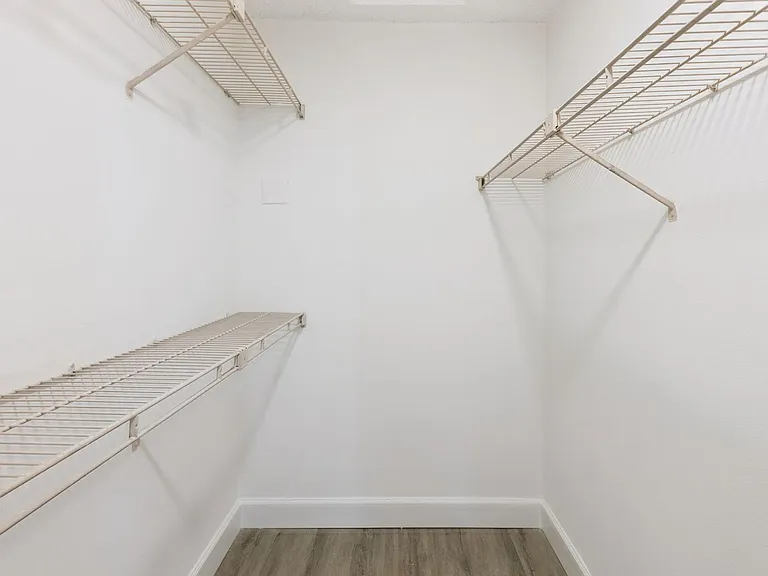 320 Black Oak Ct #204 — Photo 17