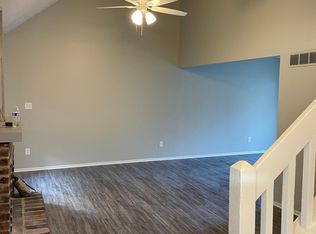 8278 NW Barrybrooke Dr, Kansas City, MO 64151
