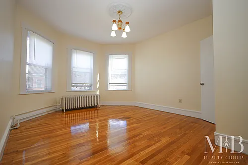 110 Murdock St Photo 1