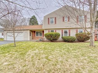 23 Windrush Valley Rd, Fairport, NY 14450