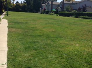 460 Lotus Ln, Mountain View, CA 94043