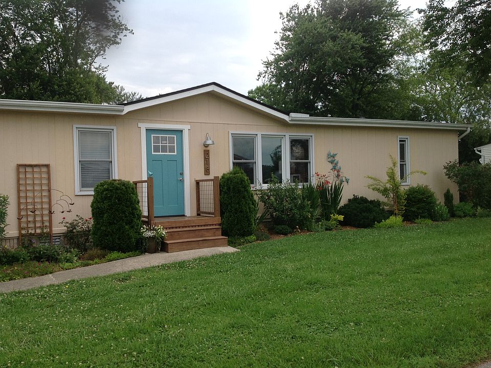 1st image of 218 Cranbrook Cir