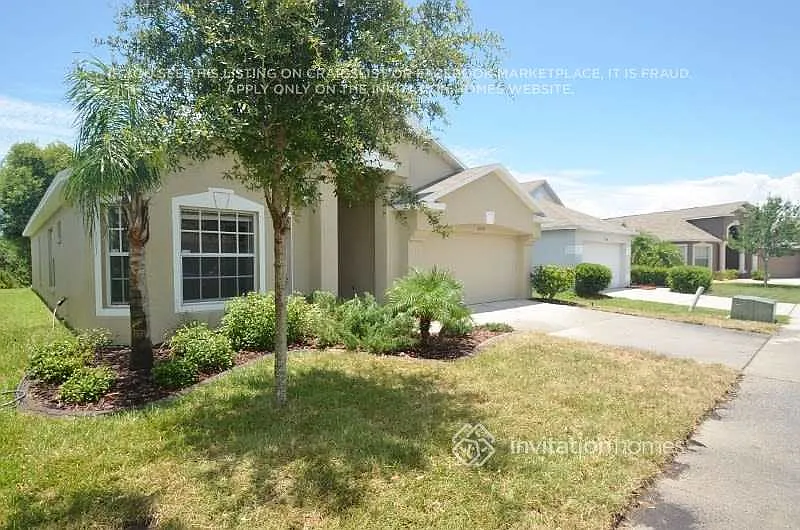 12608 Kings Lake Dr Gibsonton, FL 33534 — Photo 2