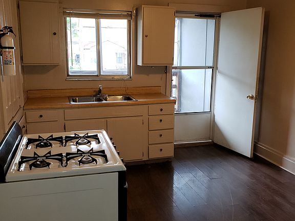 2nd image of 512 Broadway Ave APT 3