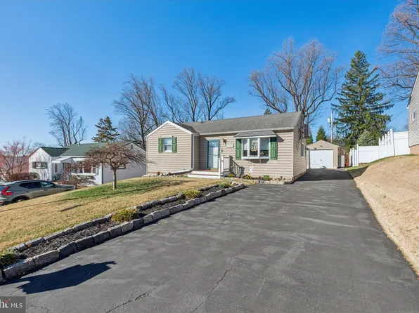 14024 Erwin St, Philadelphia, PA 19116