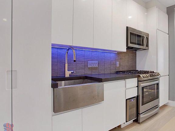 3rd image of 195 Stanton St #R2e2