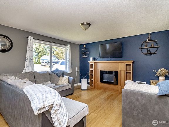 4th image of 6502 1st Street Court E