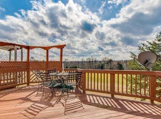 42987 Golf View Dr, Chantilly, VA