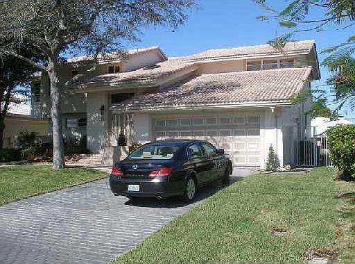 1st image of 3081 NE 43rd St